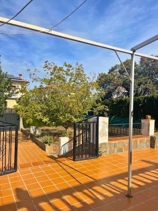 Casa Con Jardin En Ogijares别墅 外观 照片