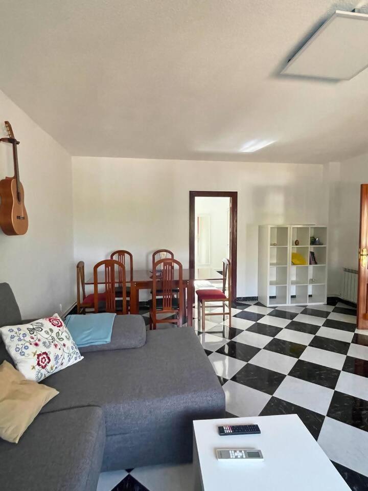 Casa Con Jardin En Ogijares别墅 外观 照片
