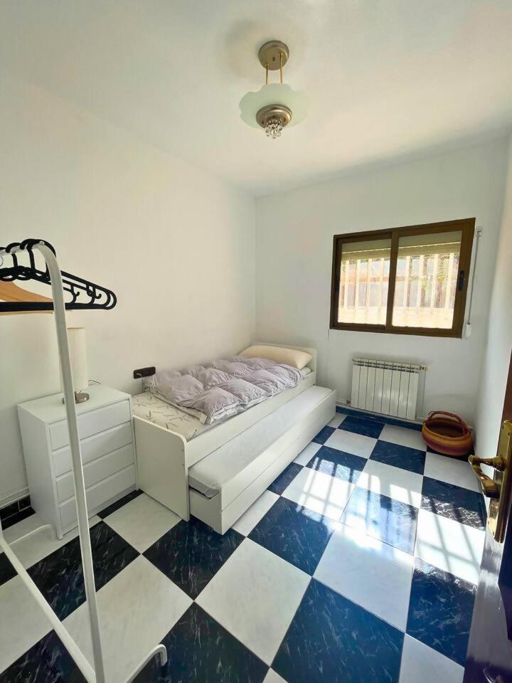 Casa Con Jardin En Ogijares别墅 外观 照片