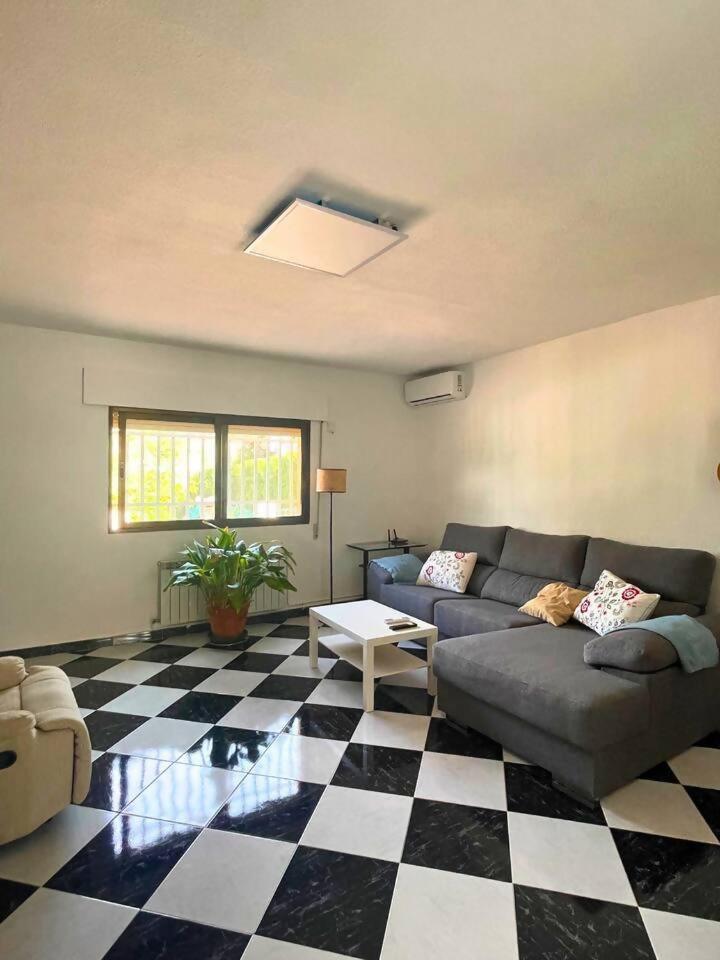 Casa Con Jardin En Ogijares别墅 外观 照片