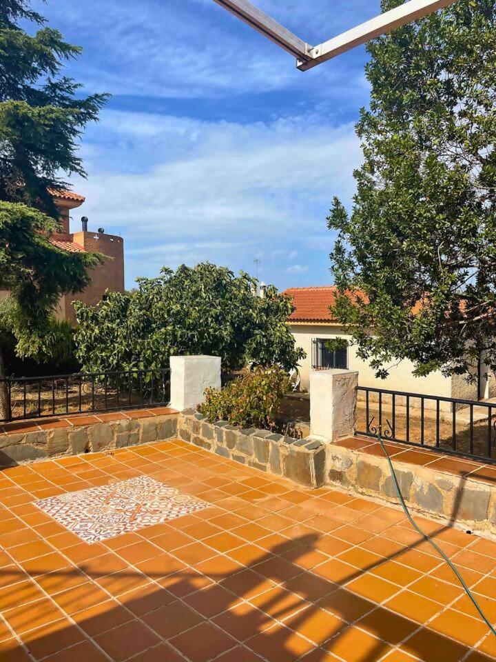 Casa Con Jardin En Ogijares别墅 外观 照片