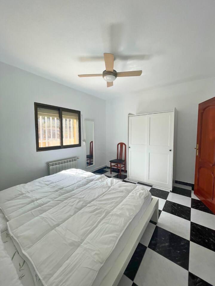Casa Con Jardin En Ogijares别墅 外观 照片
